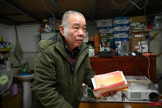 鐘德智收藏有龍圖案的信封和明信片 鐘德智收藏有龍圖案的信封和明信片