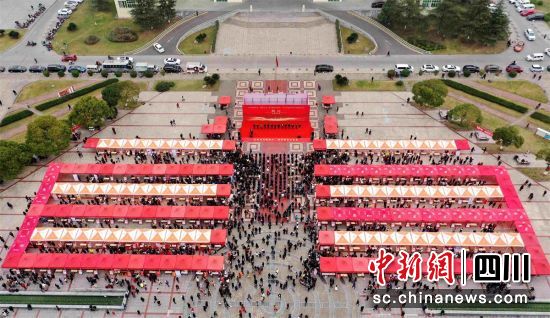 ��Ƹ���(xi��ng)����(w��)��ӬF(xi��n)�������� �z