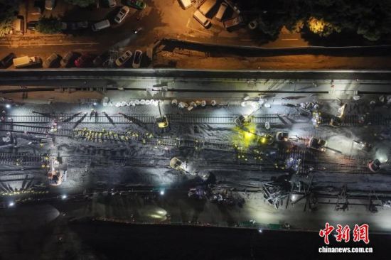 1��16�����Ĵ��ɶ��F·�м~����վ��̖���Ӽ���·�ܽ�ʩ����������������о����F����ɶ�վ���̵춨�Ԍ����A��(�o�˙C��Ƭ) ӛ�� ���ҿ� �z