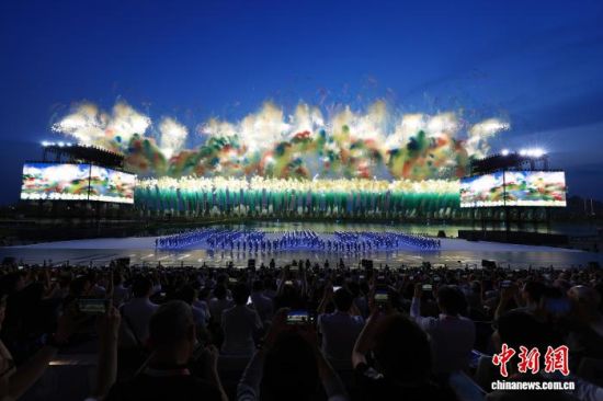 ��2025��8��7�գ���12�������\(y��n)��(d��ng)��(hu��)�_Ļʽ���Ĵ��ɶ��e������ӛ�� ����� �z