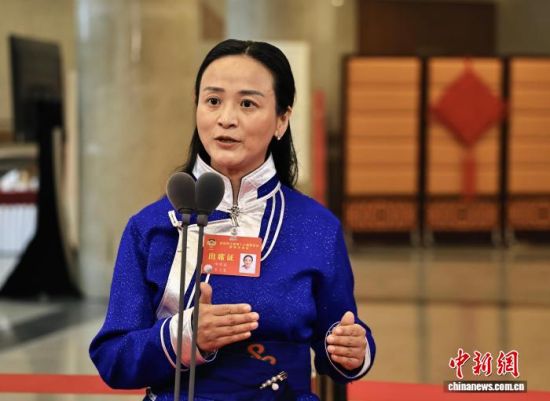 2��6�������Ĵ�ʡ���f(xi��)ʮ�����ĴΕ�(hu��)�h������(ch��ng)��ί�Tͨ���������Ĵ�ʡ���f(xi��)ί�T���Ĵ�ʡ���(hu��)�ƌW(xu��)Ժ��Ժ�L����Ӣ��ӛ�߆�����ӛ�� ���� �z