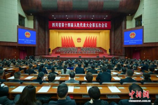 7���������Ĵ�ʡ��ʮ�Č�����������(hu��)����Ε�(hu��)�h�A�M��ɸ��(xi��ng)�h�̺��ڳɶ��]Ļ����ӛ�� ���ҿ� �z